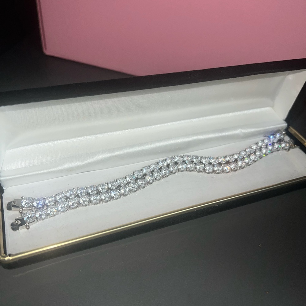 GUC SILVER CUBIC ZIRCONIA TENNIS BRACELET